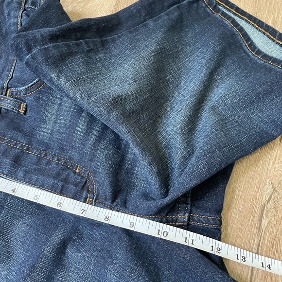 Lee Burmuda jean shorts ~ dark wash denim stretch ~ 9 in inseam women’s size 12M - Picture 13 of 13